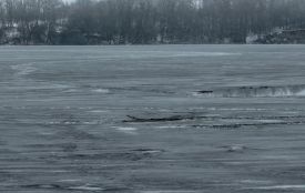 На річці у Ладижині батько і син провалилися під лід — 64-річний чоловік загинув