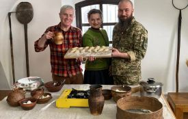 Вареники в однострої: як вінницька етнографиня вчила військових святкувати Колодія