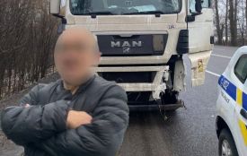 Протаранив два авто на Немирівському шосе і поїхав далі: біля Писарівки «ловили» втікача на MAN