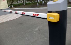 У Вінниці взялися за незаконні шлагбауми у дворах