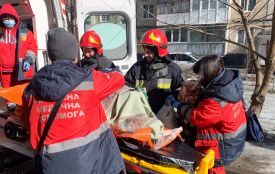 Впали і не могли встати: у Вінниці рятувальники визволяли з квартир двох пенсіонерок