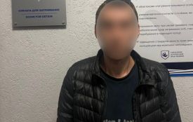 Кривавий інцидент біля гуртожитку: рецидивіст напав із ножем на іноземного студента