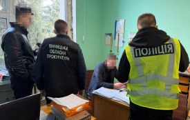 Під варту взяли посадовця міськради, який вимагав гроші за «потрібне» рішення щодо землі
