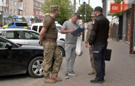 Це ж було вже! Усе, що відомо про мобільні групи для вручення повісток