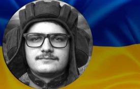 Останній шлях маріупольця: Вінниця прощається з 22-річним воїном Євгеном Поповим