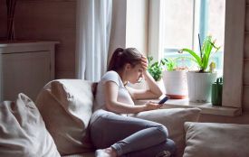 Хронічний стрес? Як допомогти собі не «застрягнути» на емоційних гойдалках