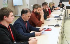 Скриньки для прапорів і карта могил. У Вінниці впорядковують Алею Слави