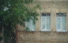 Дощі, вітер і нічні заморозки: погода готує українцям «гойдалки»