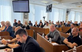 Поїздки за кордон — тільки по роботі. Які вінницькі депутати виїжджали з України?