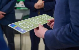 Оливковий замість білого: кому видаватимуть номерні знаки нового зразка?