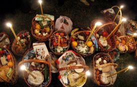 Паска, крашанки та сіль — священник розповів, що варто класти до великоднього кошика