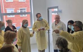 Коли звичайні ліки безсилі: медики з Парижа впроваджують у Вінниці новітні методи лікування