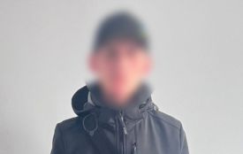 Нічний «рейд» по вітринах. Затримали серійного злодія, який обікрав магазин та перукарню