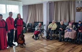Тріо «Оксамит» співало вінничанам похилого віку от душі і для душі
