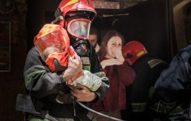 У Вінниці загорілася квартира в п’ятиповерхівці — із будинку евакуювали матір із немовлям і пенсіонерку