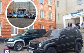 Вінницький ліцей №22 передав військовим два позашляховики