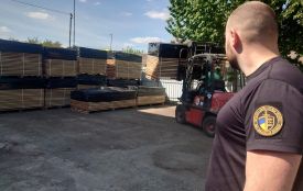 Понад 20 кубів дуба на мільйон гривень: у Вінниці викрили схему незаконного експорту деревини