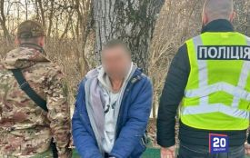 Пасинок зарізав вітчима та ховався від поліції в лісі. Суд виніс вирок