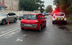 На Стрілецькій літній водій Renault збив 11-річного хлопчика на «зебрі». Ще одна ДТП сталася у Барі