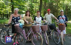 Вінничани 60+ відкрили велосезон: щотижня катаються містом