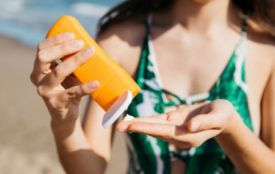 SPF під атакою TikTok. Чому вірусні міфи про «токсичність» кремів небезпечні для вашої шкіри