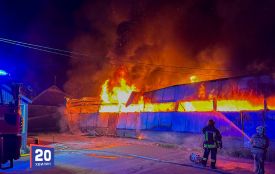 У Браїлові горіло меблеве підприємство, у Вінниці — вантажівка