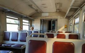 Через ремонт колій сім приміських потягів курсуватимуть за новим графіком
