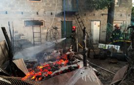 У Десні згорів гараж, а в Корделівці від вогню рятували веранду