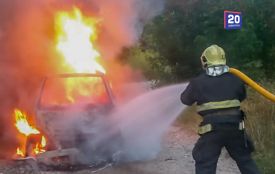Авто спалахнуло під час руху, а вогонь із трави знищив хату: деталі пожеж в області