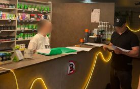 Судитимуть організаторок незаконного продажу рідин для вейпів. Вилучили понад 4,5 тисячі ємностей