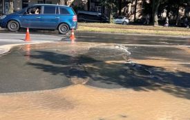 На Пирогова через сильний витік води частково обмежили рух. Працює реверсний проїзд