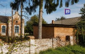 Колишню інкубаторну станцію птахофабрики в Літині виставили на продаж як маєток XIX століття