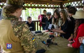 Турнікет, дрони й бронежилети — гвардійці провели незвичний урок для школярів