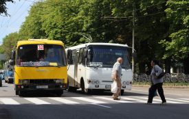 Проїзд в маршрутках по 30 гривень. Чи стали вінничани менше їздити?