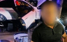 На Батозькій водій BMW протаранив електроопору. Патрульні склали три адмінматеріали