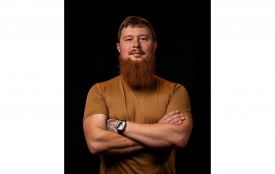 «М’ясник»: «Росіяни вже наставили пістолети» (соціальна реклама)