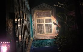 Вибиті вікна, понівечені дахи та пожежа — наслідки вечірньої атаки на Вінниччині