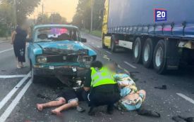 Скутер Yamaha зіткнувся з «Москвичем» на Київській