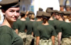 Жінок без дітей — до війська? В Україні зареєстрували петиції про зміну правил мобілізації