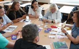 Вінницьких педагогів навчають грати у «Світ Громад», щоб потім навчати дітей