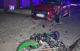 У Ладижині 26-річна водійка на Audi зіткнулася з мотоциклом. Водій двоколісного у лікарні