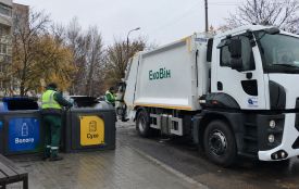 Чому у Вінниці не сортують сухе та вологе сміття під час вивезення? Запитали у комунальників