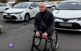 Після важкого поранення ветеран із Вінниці здійснює мрію та вчиться водити авто