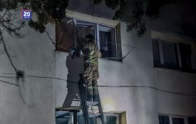 Дитину та пенсіонерку рятувальники діставали через вікна у Ладижині