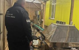 Підпільний цех для вейпів і мільйон готівкою: п’ятьом жителям Вінниччини оголосили підозри