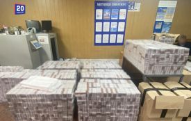 Вантажівка з меблями приховувала понад 51 тисячу пачок сигарет без акцизу