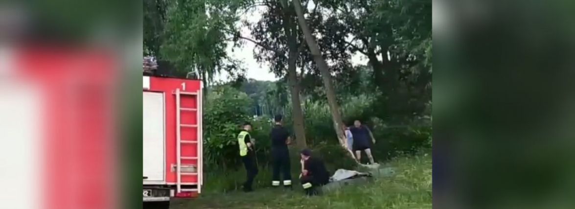 Рятувальники, поліція та «швидка». Що відбувається на Вишенському озері
