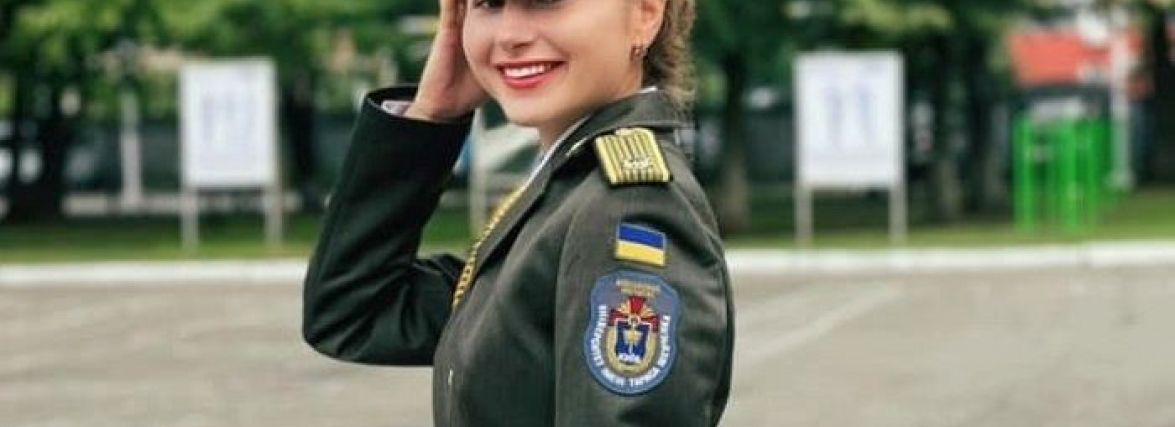Як готується до параду Незалежності дівоча «коробка». Розповідь Олени Гаврилюк з Калинівки