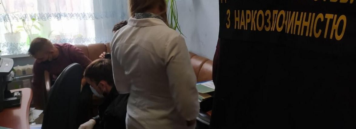 Метадонова афера в лікарні Хмільника. Фельдшер продавала наркотики «наліво»