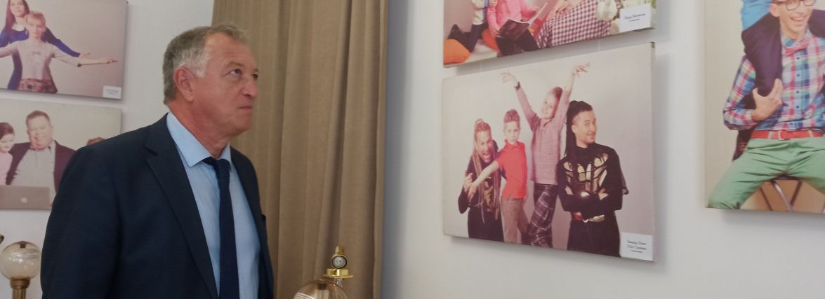 Світлини, які вчать добра. У Вінниці презентували соціальний фотопроєкт